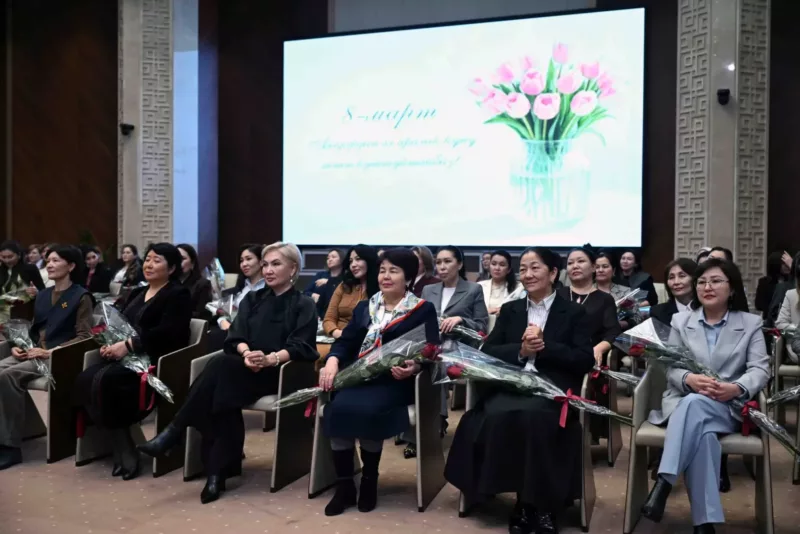 647541259 1361. Max 2560x1440. Format webp. Jpegquality 90 касымалиев поздравил женский коллектив администрации президента с 8 марта