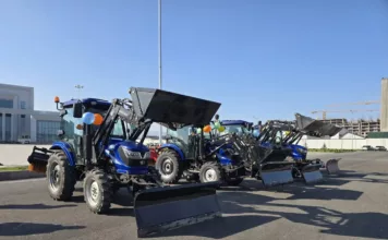 МП «Манас Тазалык» передали новую спецтехнику на 7 млн сомов