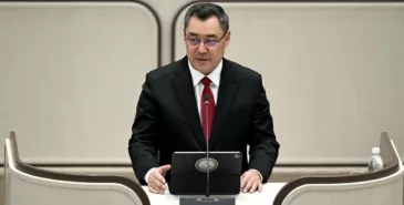 Президент КР намерен добиться того, чтобы пособие выдавали всем детям до 16 лет Главная