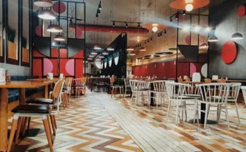 Массовое отравление произошло в Бишкеке. В больницу попали 11 человек, еще двоих отпустили домой после осмотра