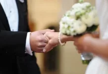 Перед вступлением в брак необходимо пройти медицинский осмотр. Об этом заявил министр здравоохранения Дамир Осмонов