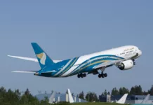 Через Оман чартером вывезут 300 кыргызстанцев, в первую очередь женщин и детей, сообщил Садыр Жапаров