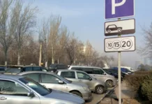 Бишкек поделят по зонам для парковок. Мэрия представила проект постановления в кенеш