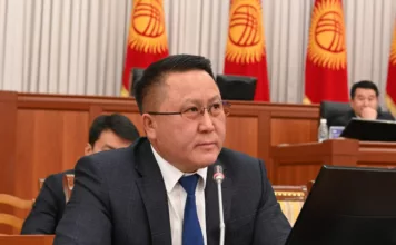 Депутат Курманкул Зулушев решил сдать мандат