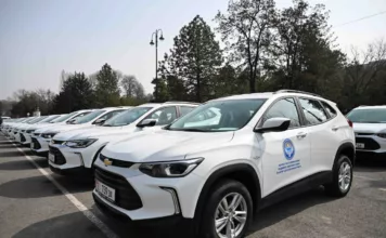 Глава кабмина передал учреждениям культуры 117 новых отечественных автомобилей