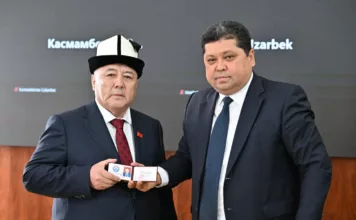 ЦИК зарегистрировала четырех новых депутатов Жогорку Кенеша