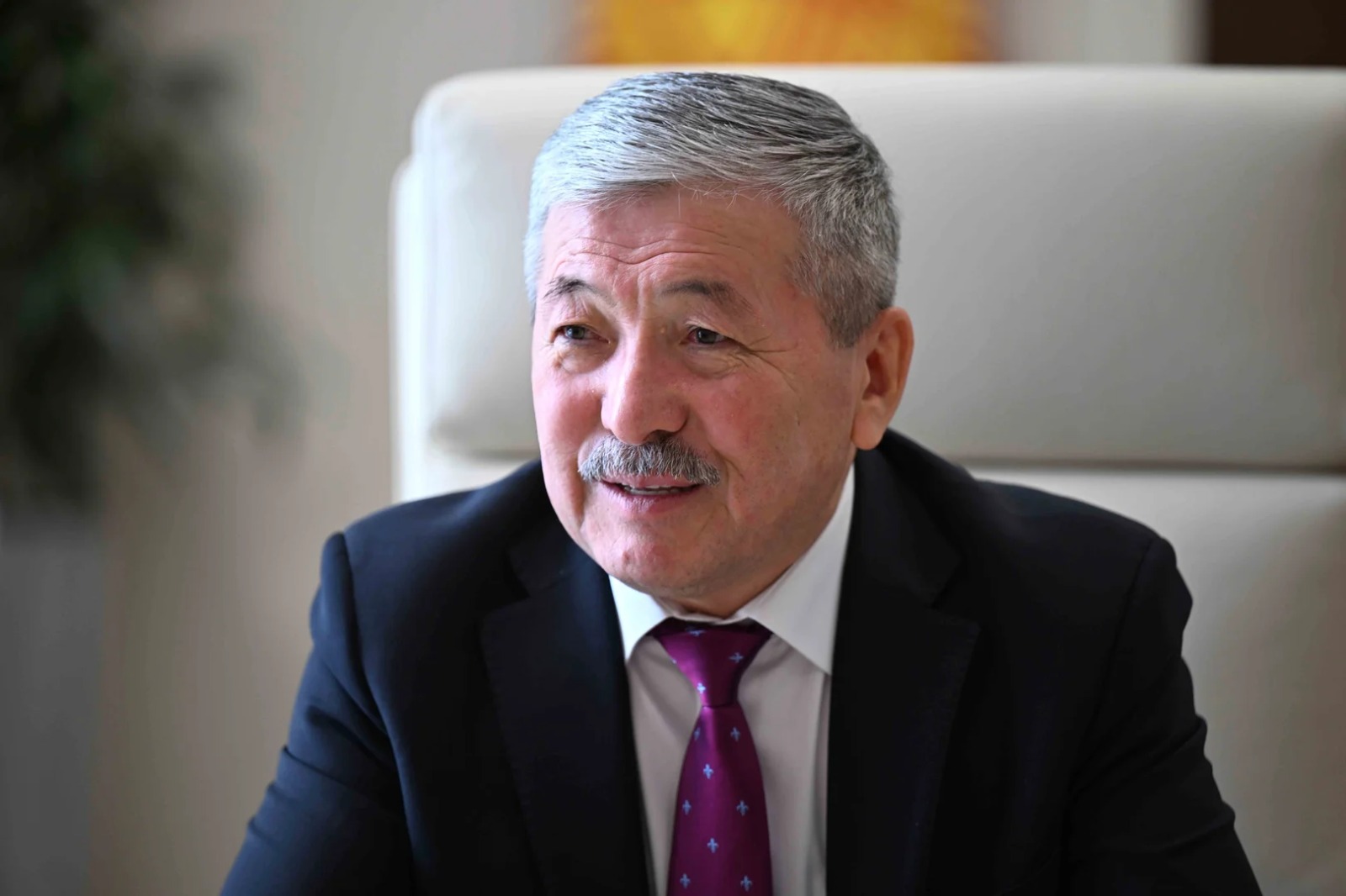 «Вы на той пришли, что ли?» Глава кабмина разозлился на акима Айтматовского района Таласской области