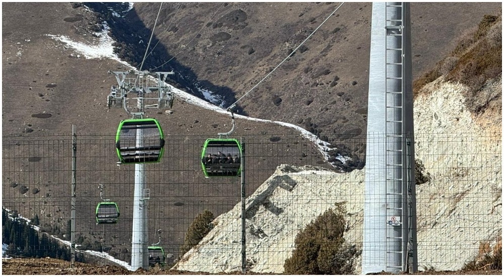 Люди застряли в кабинках: на канатке в Ала-Арче отключили свет