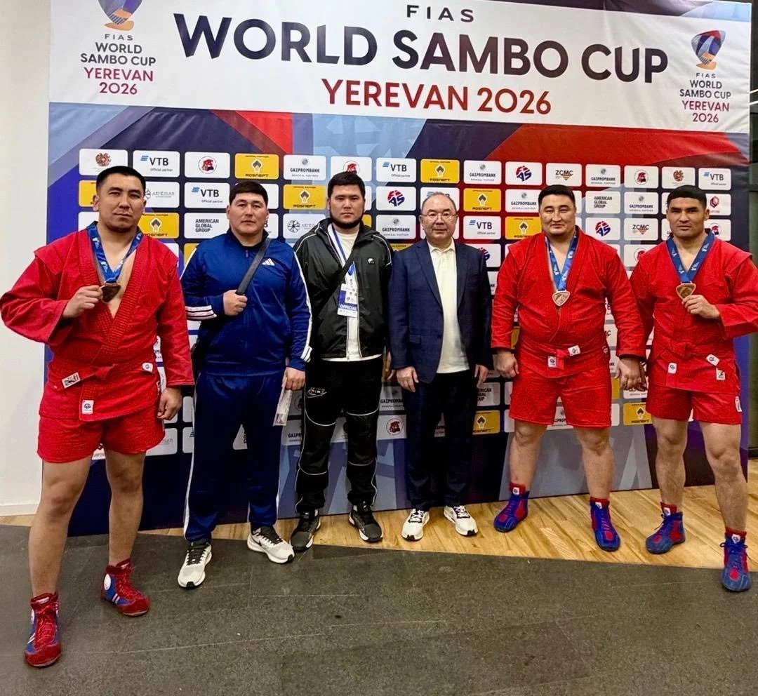 Кыргызстандын самбо боюнча курамасы Арменияда алты медаль жеңди