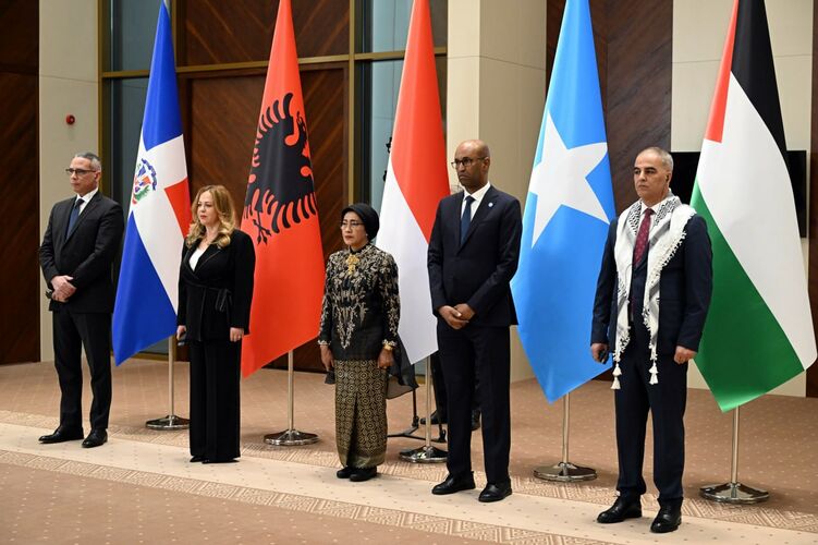 438987 w h500 1776759821 r президент принял послов пяти стран, дипломаты вручили верительные грамоты