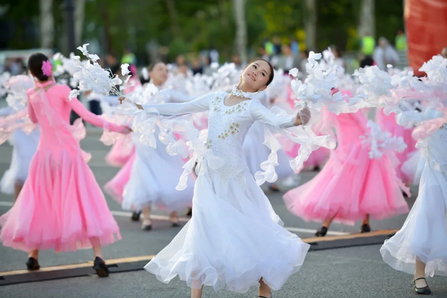 F76ca6c0 d33b 4f88 ad94 67d00ae34b0c на площади ала-тоо прошли торжества в честь дня города бишкек