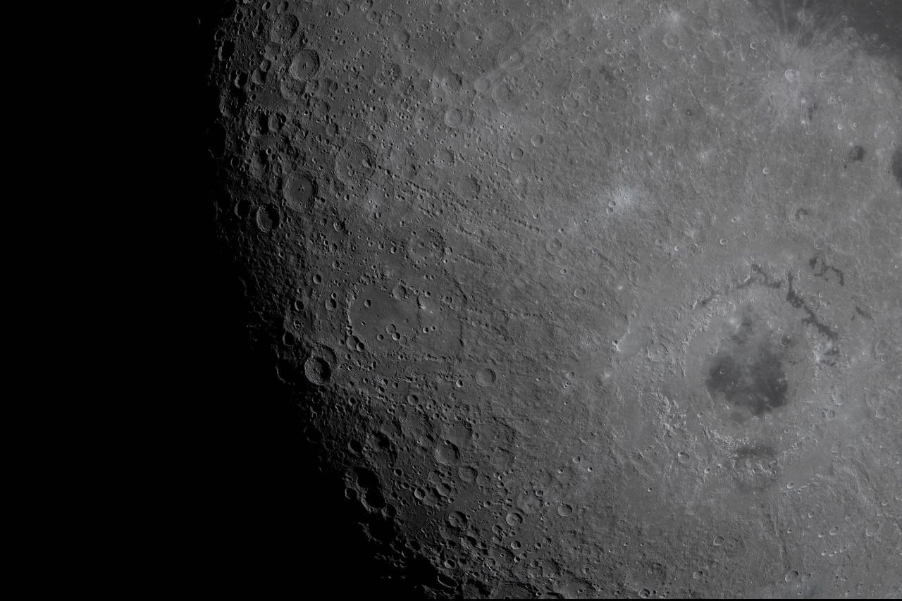 Photo 2026 04 08 07 22 38 впервые за более чем полвека люди увидели луну вблизи