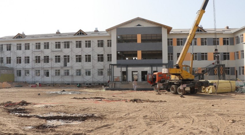 В Кыргызстане бесплатно участки земли получат те, кто хочет построить детский сад или школу. Об этом сообщил президент Садыр Жапаров во врем встречи с жителями Араванского района