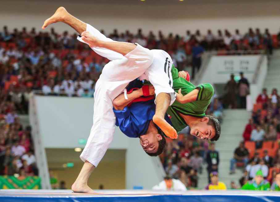 Кыргызстанцы завоевали сразу 12 медалей в первый день чемпионата Азии по борьбе на поясах алыш