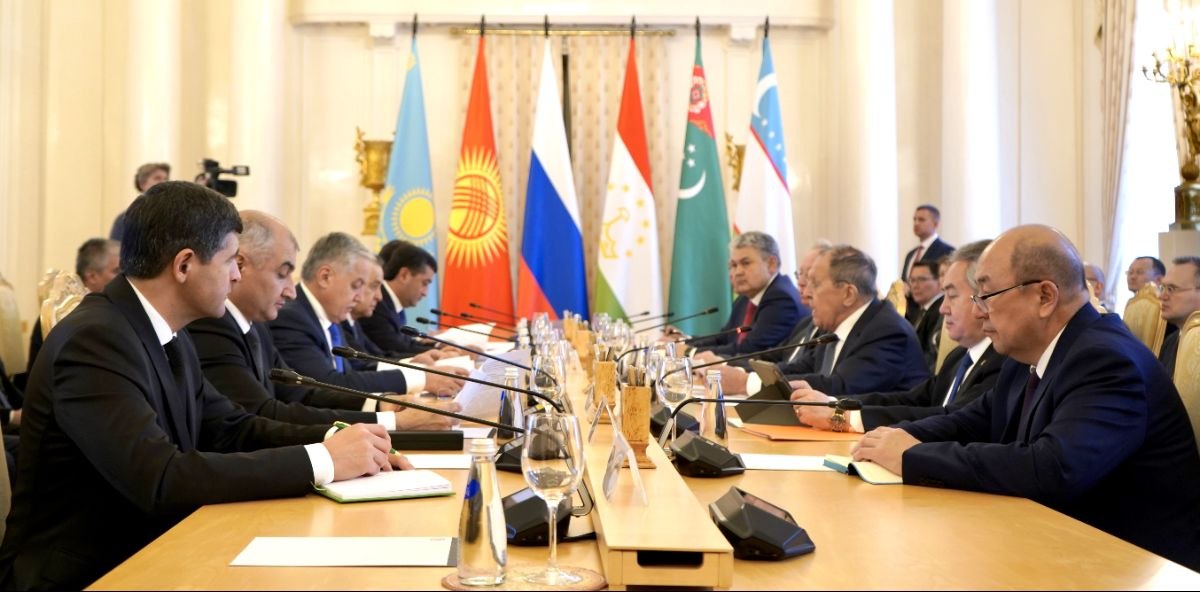 Photo 2026 04 18 13 25 36 2 жээнбек кулубаев принял участие в ix встрече глав мид стран центральной азии и россии