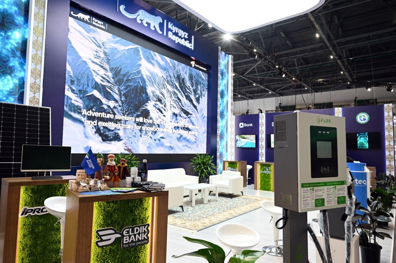 Photo 2026 04 22 12 52 36 4 астанадагы экологиялык саммит: президенттер көргөзмөдөгү павильондор менен таанышты