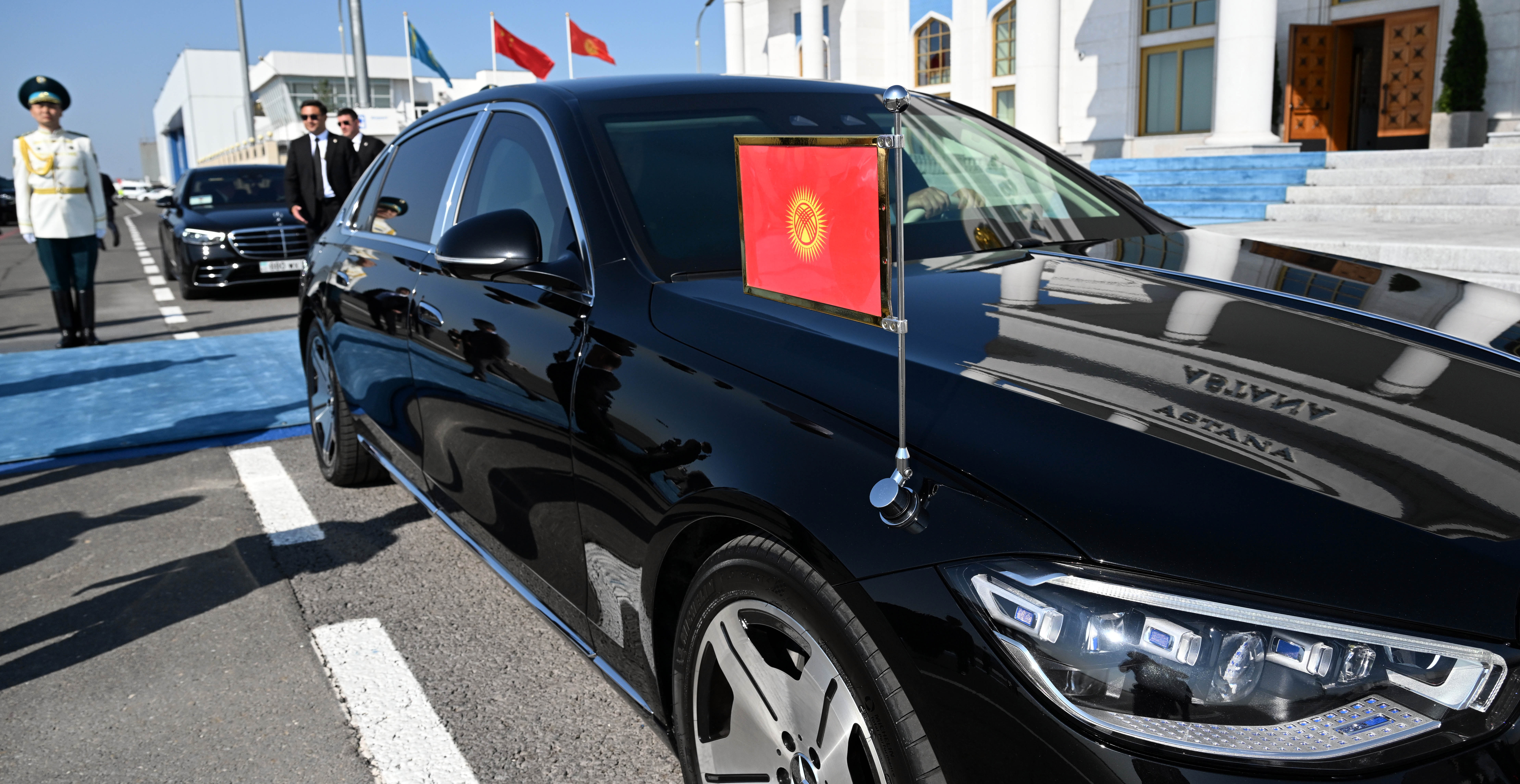 Садыр Жапаров прибыл в Астану для участия в саммите ЕАЭС Главная