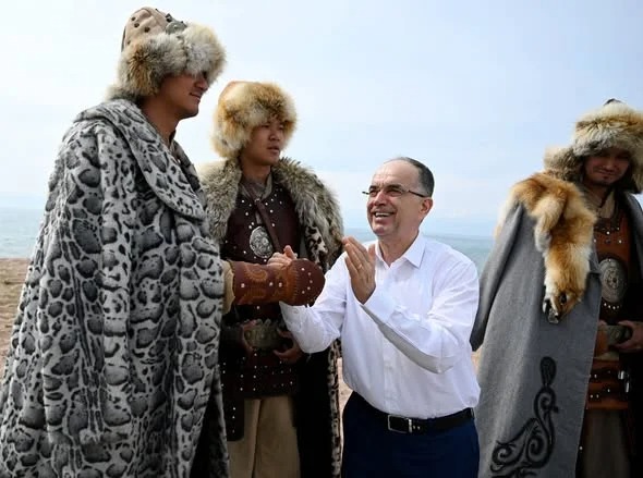 0d643d24 3866 4628 8d03 a04e38eeba19 садыр жапаров и байрам бегай ознакомились с этнокультурной программой на иссык-куле
