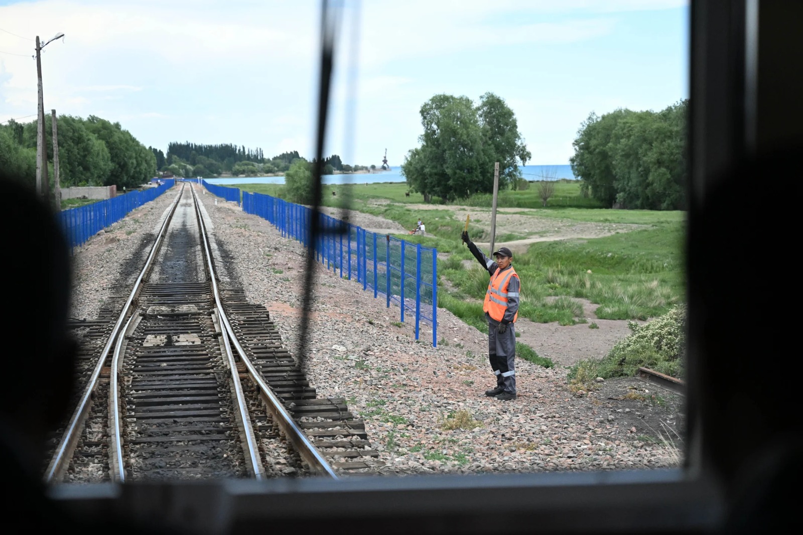 295d8c56 d997 4530 9a92 42151eeede86 президент дал старт строительству железной дороги балыкчы – тамчы – чолпон-ата