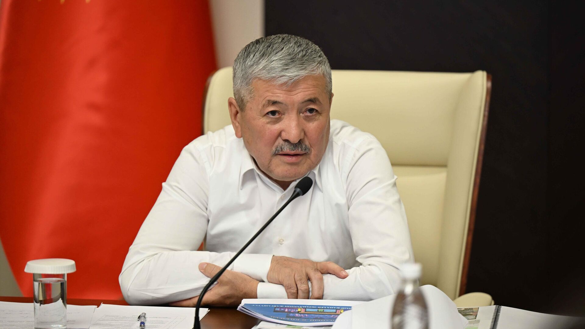Глава кабмина рскритиковал слова Орунтаева о парковках в домах ГИК