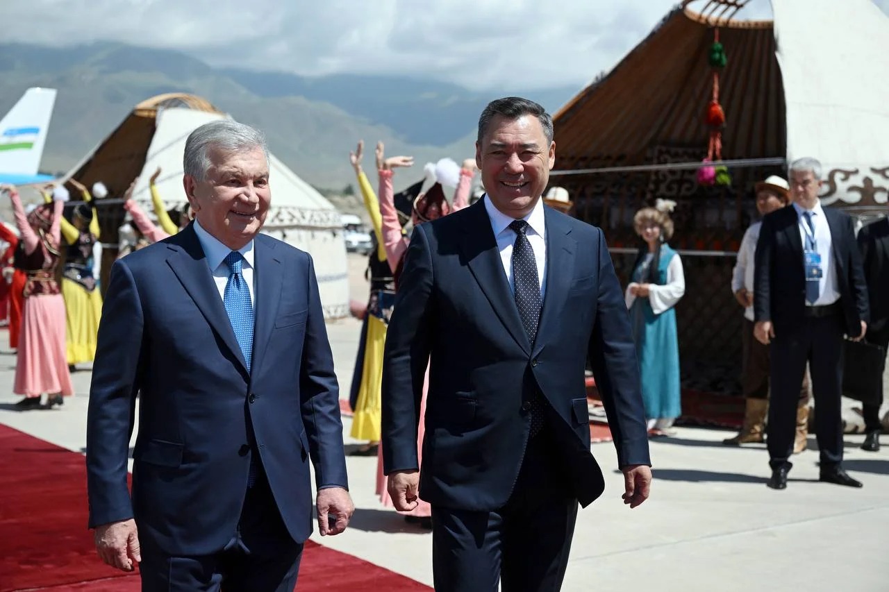 Whatsapp image 2026 07 30 at 13. 34. 44 5 садыр жапаров встретил шавката мирзиёева, прибывшего с госвизитом в кыргызстан
