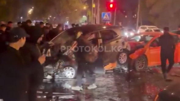 В Бишкеке автобус устроил массовое ДТП