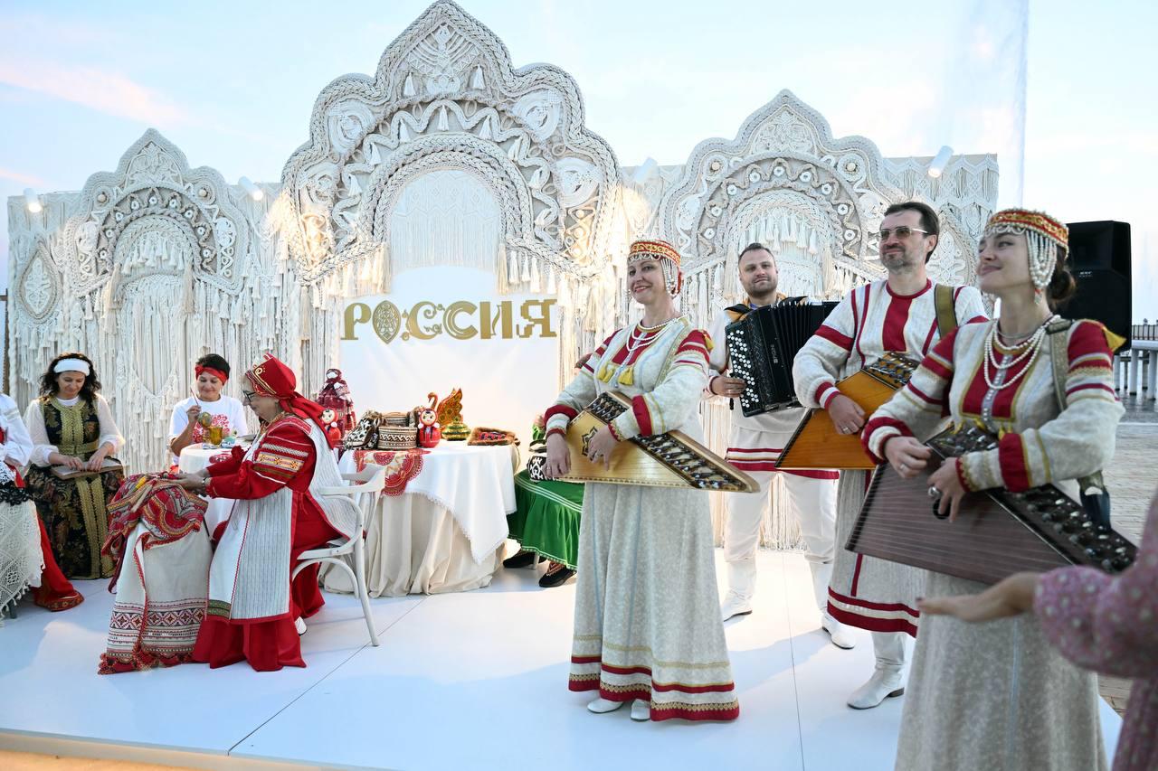 Photo 2026 10 08 21 59 20 садыр жапаров посетил фестиваль национальных блюд стран снг в авазе (туркменистан)