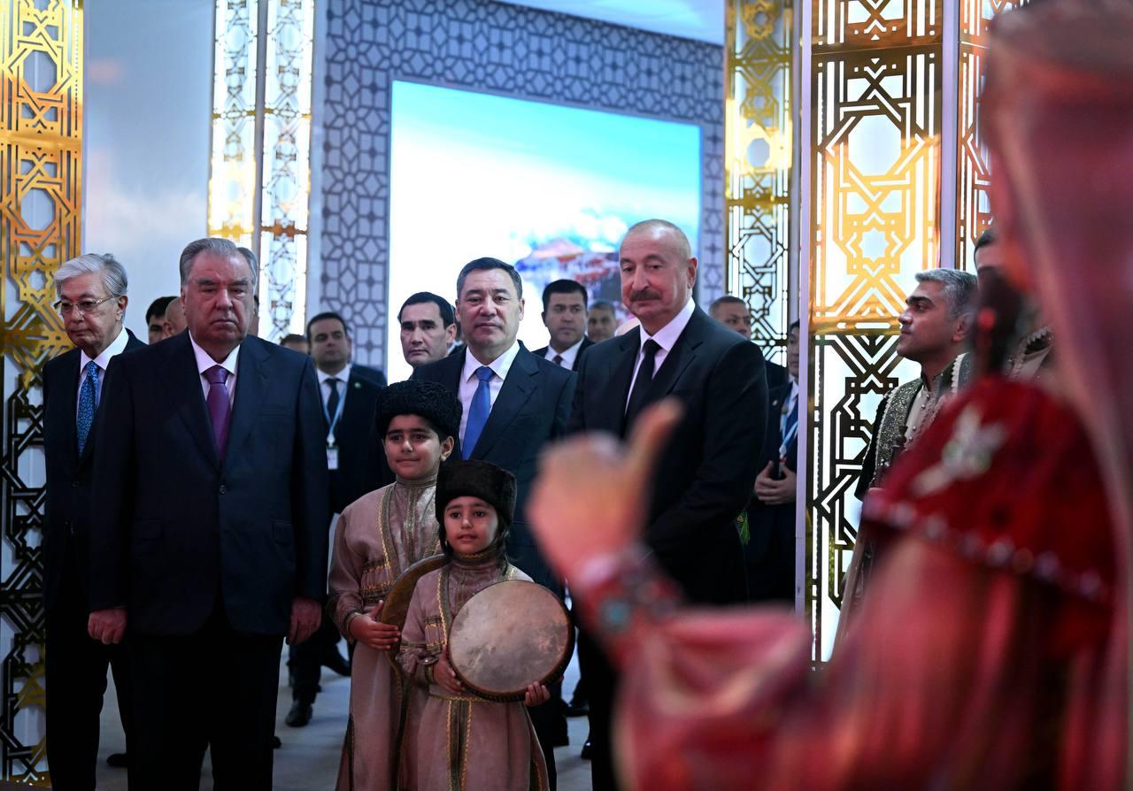 Photo 2026 10 08 21 59 23 садыр жапаров посетил фестиваль национальных блюд стран снг в авазе (туркменистан)